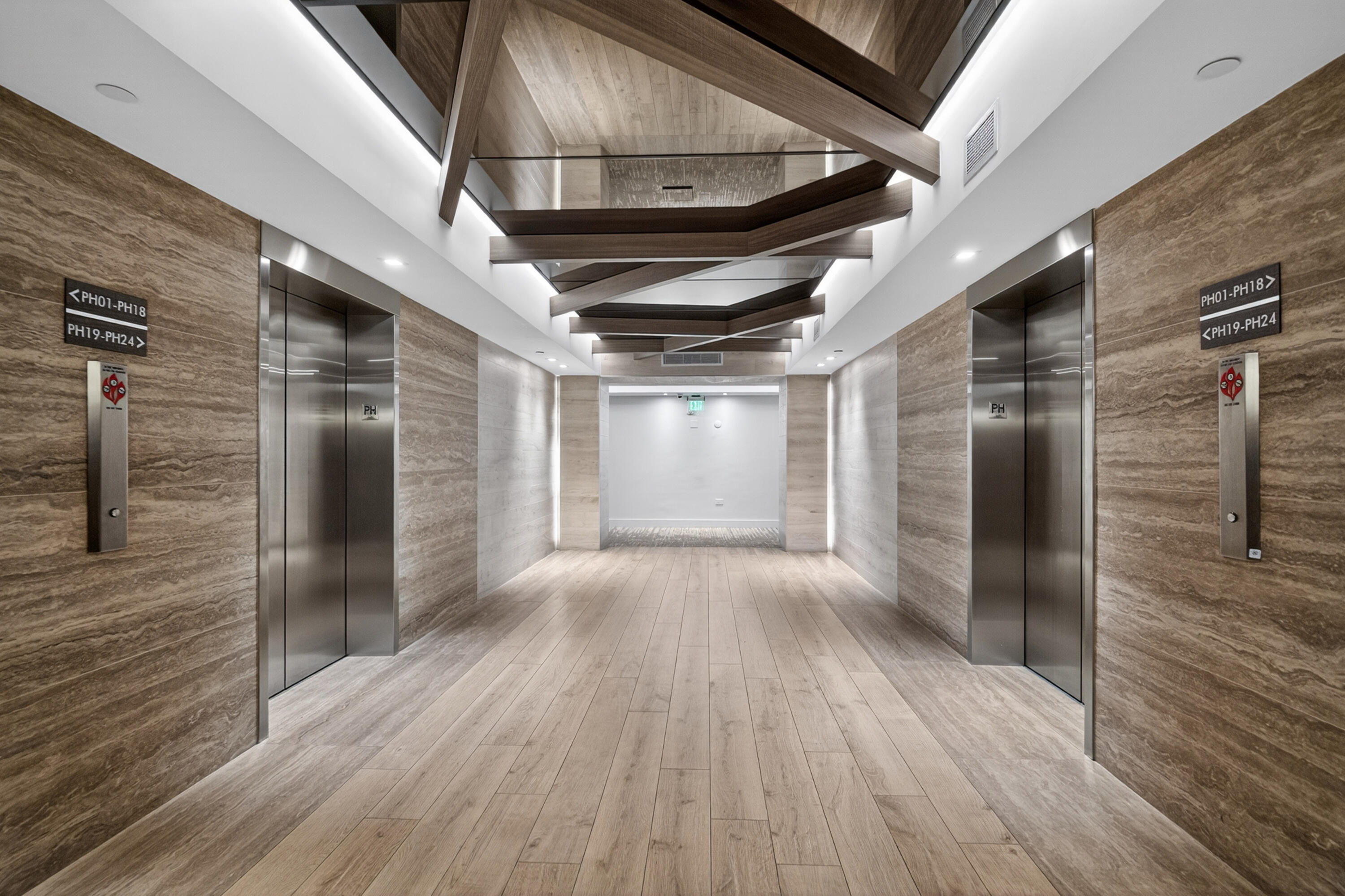 Roney Palace - Residential