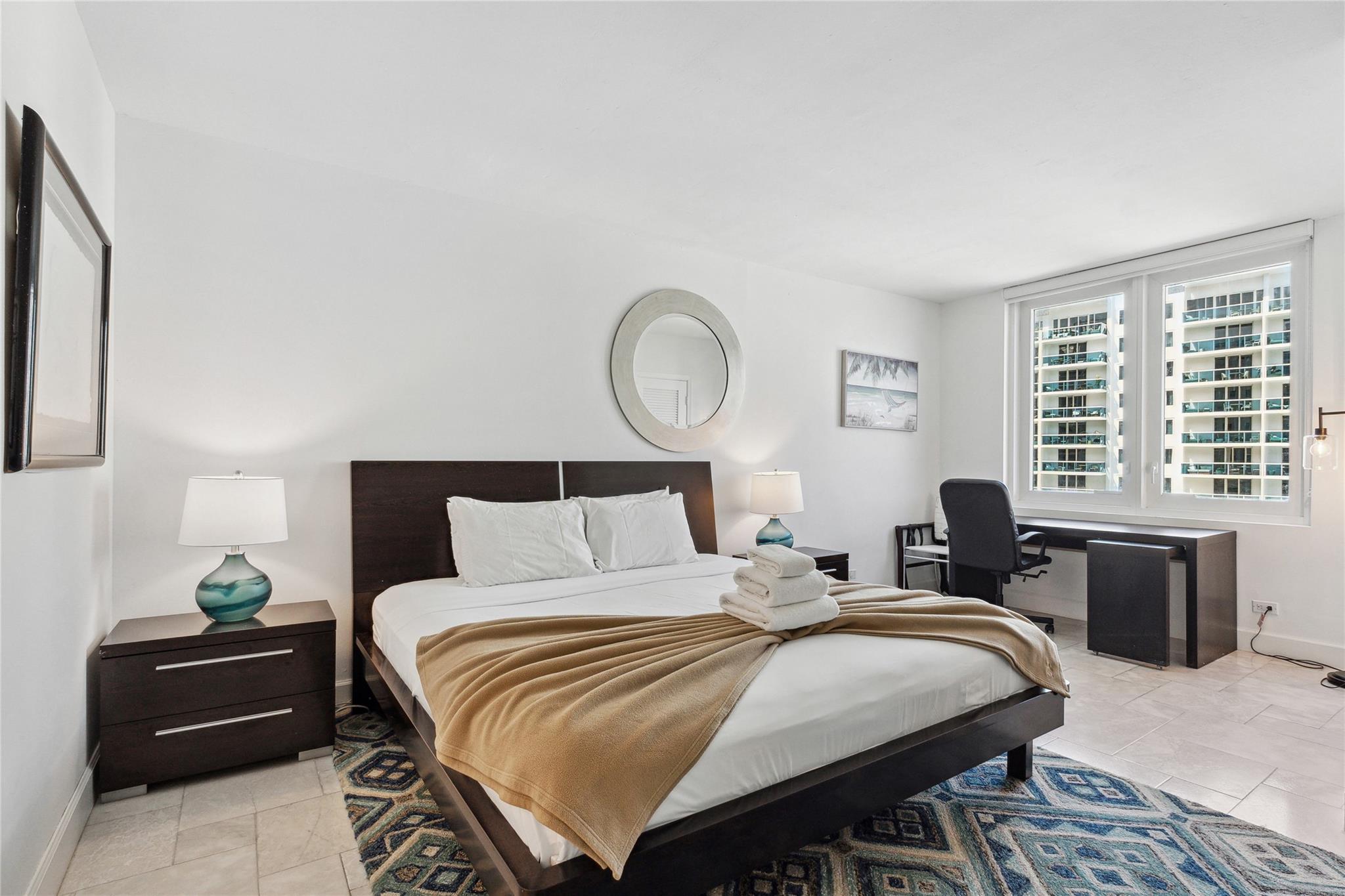 Roney Palace - Residential