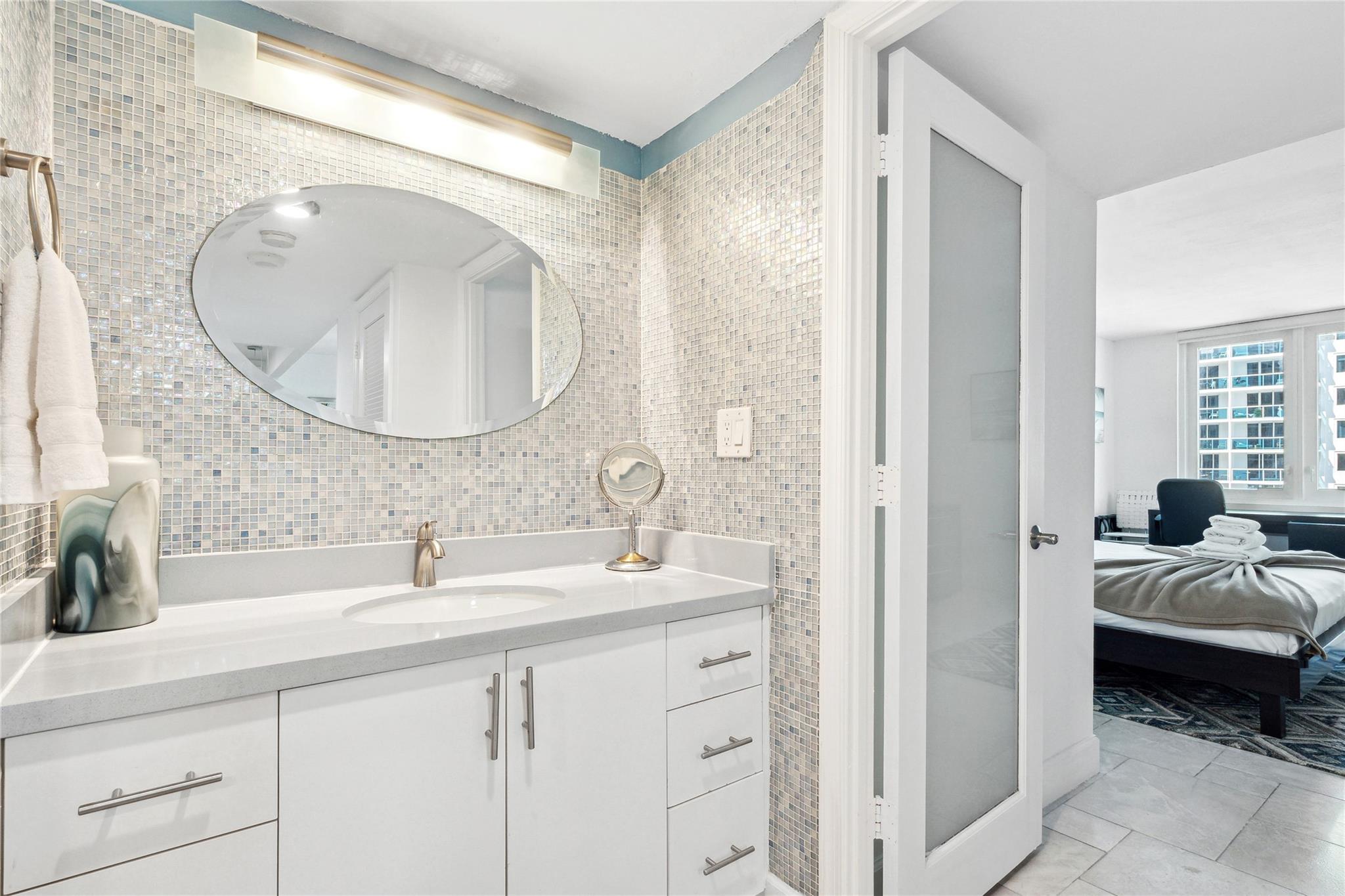 Roney Palace - Residential