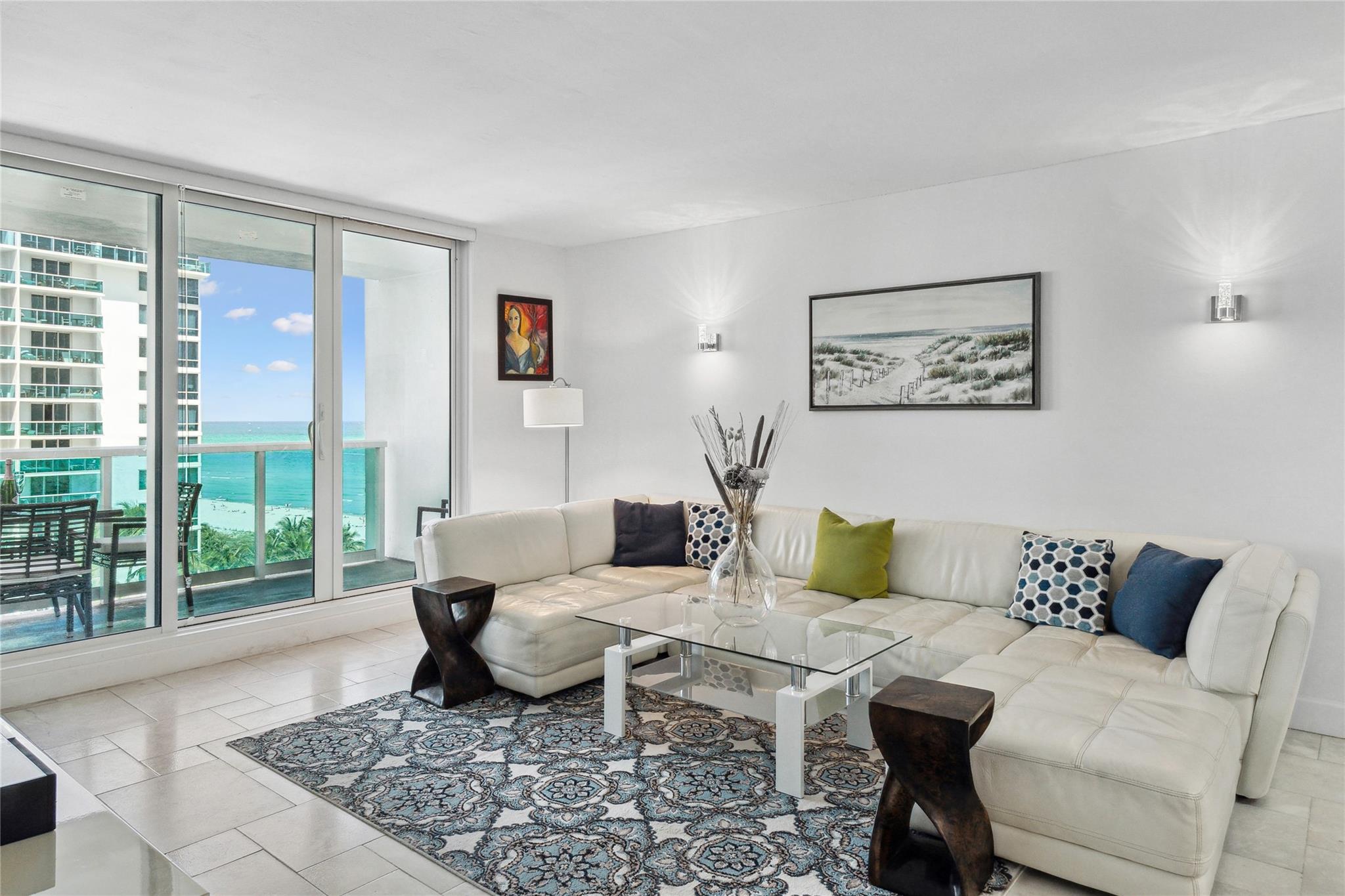 2301 Collins Ave 1015