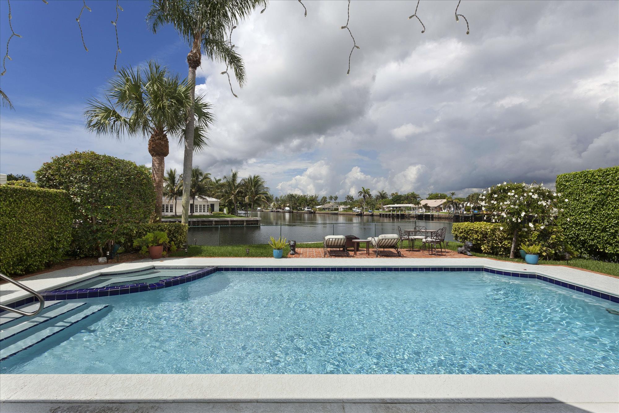 POLO COVE - Residential