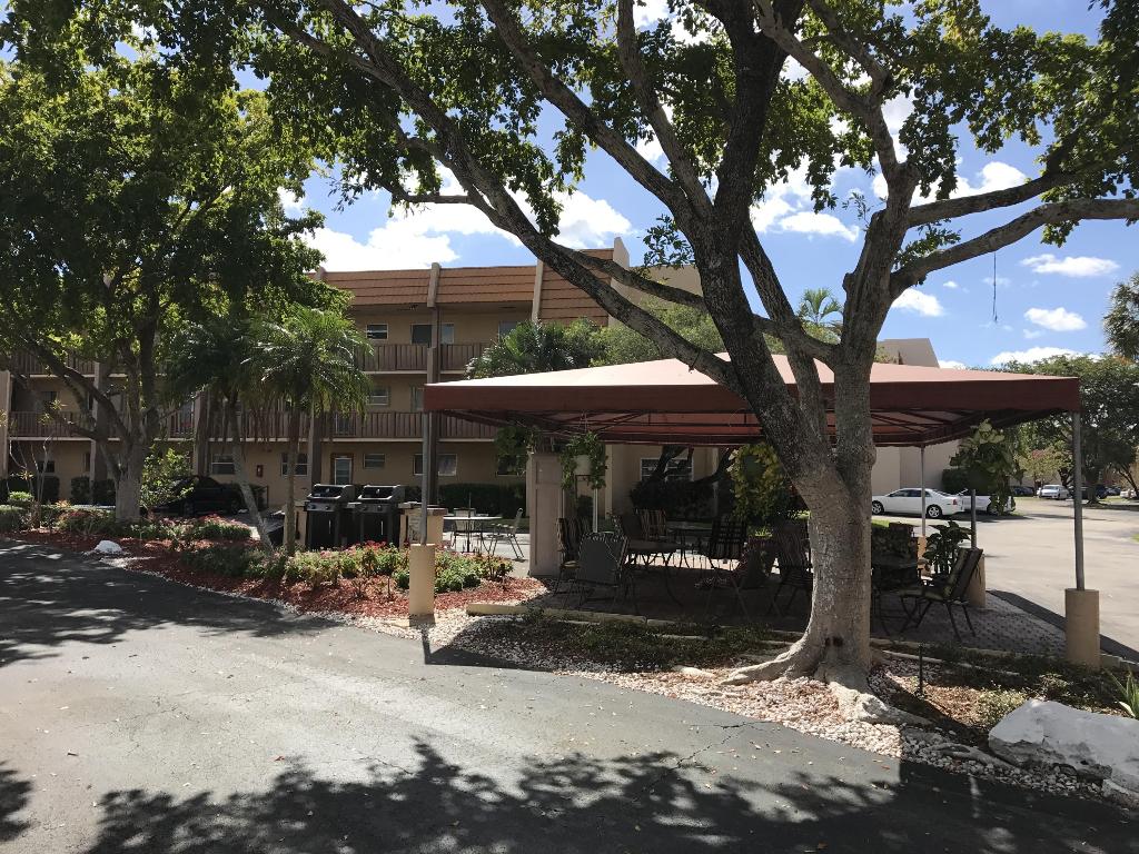 ROYAL PARK GARDENS 1-B - Residential