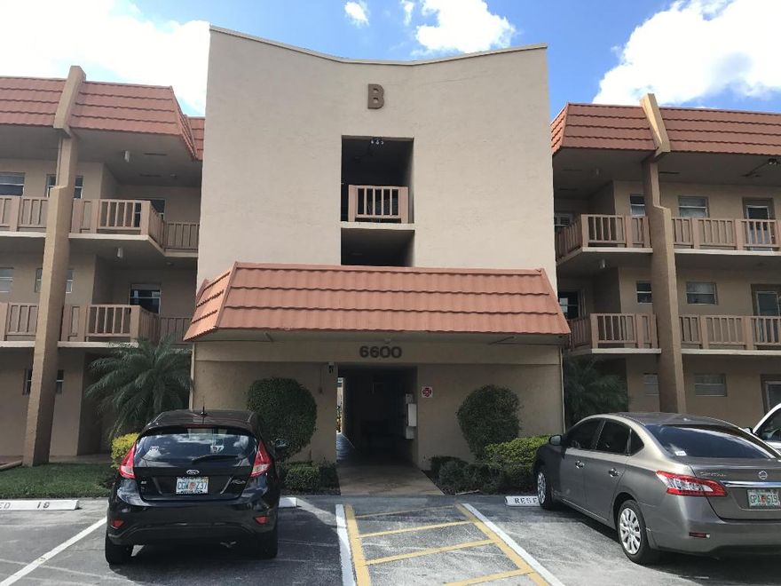 VERY DESIRABLE 55+ COMMUNITY .SCREENED BALCONY WITH POOL AND GARDEN  VIEWS. BBQ AND PICNIC AREA,TENNIS COURTS . THIS COMMUNITY HAS IT ALL. WASHER AND DRYER ON EVERY FLOOR .FURNISHED!!