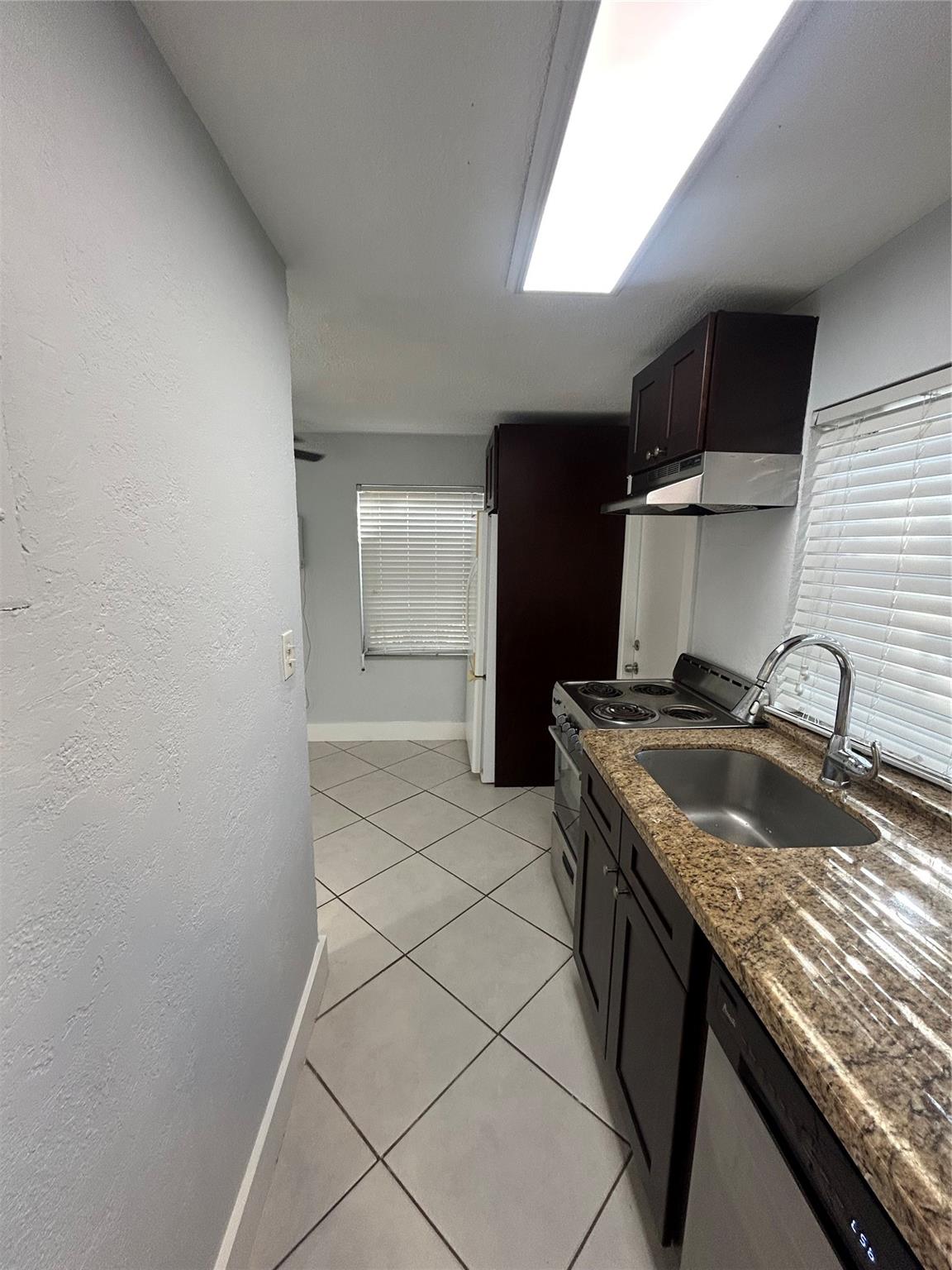 HOLMBERG AND MCKEES SUB - Residential Lease