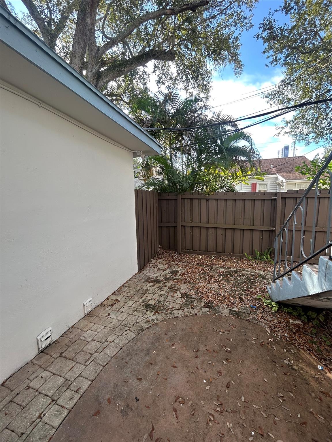 HOLMBERG AND MCKEES SUB - Residential Lease