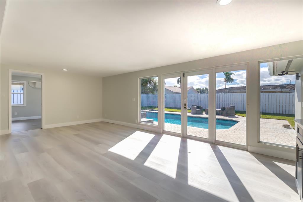 BOCA RATON SQUARE UNIT 8 - Residential