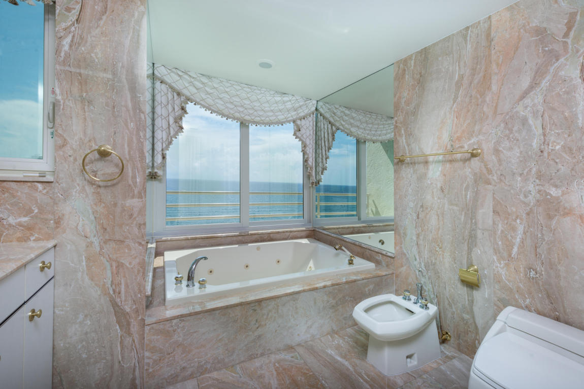 PRESIDENTIAL PLACE CONDO - Residential