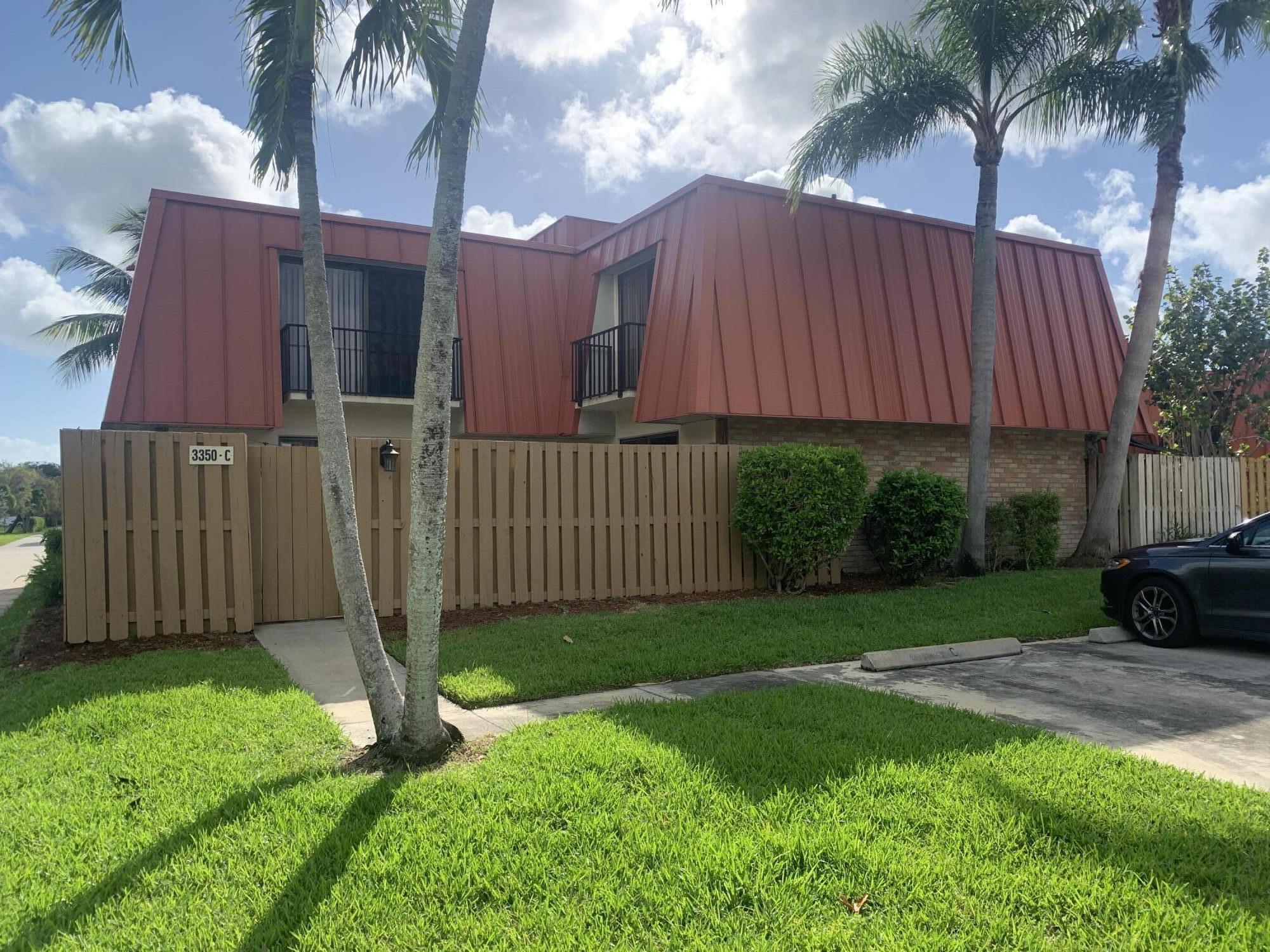 THIS LOVELY AND SPACIOUS TOWN HOME IS VERY CLEAN AND READY TO MOVE IN TO. NEWER APPLIANCES, GAS STOVE, DRYER AND WATER HEATER, NEW LIGHTING FIXTURES, TILE FLOORS IN DINING AREA KITCHEN, AND NEWER CARPET IN LIVING ROOM AND BEDROOMS, WORKING GAS FIREPLACE, LARGE COURTYARD WITH NEW GATE AND FRESHLY PAINTED FENCE. BEST LOCATION IN THE COMPLEX, VERY PRIVATE ON THE END OF THE STREET WITH PRIVATE VIEWS OF THE CANAL. NO SMOKERS.