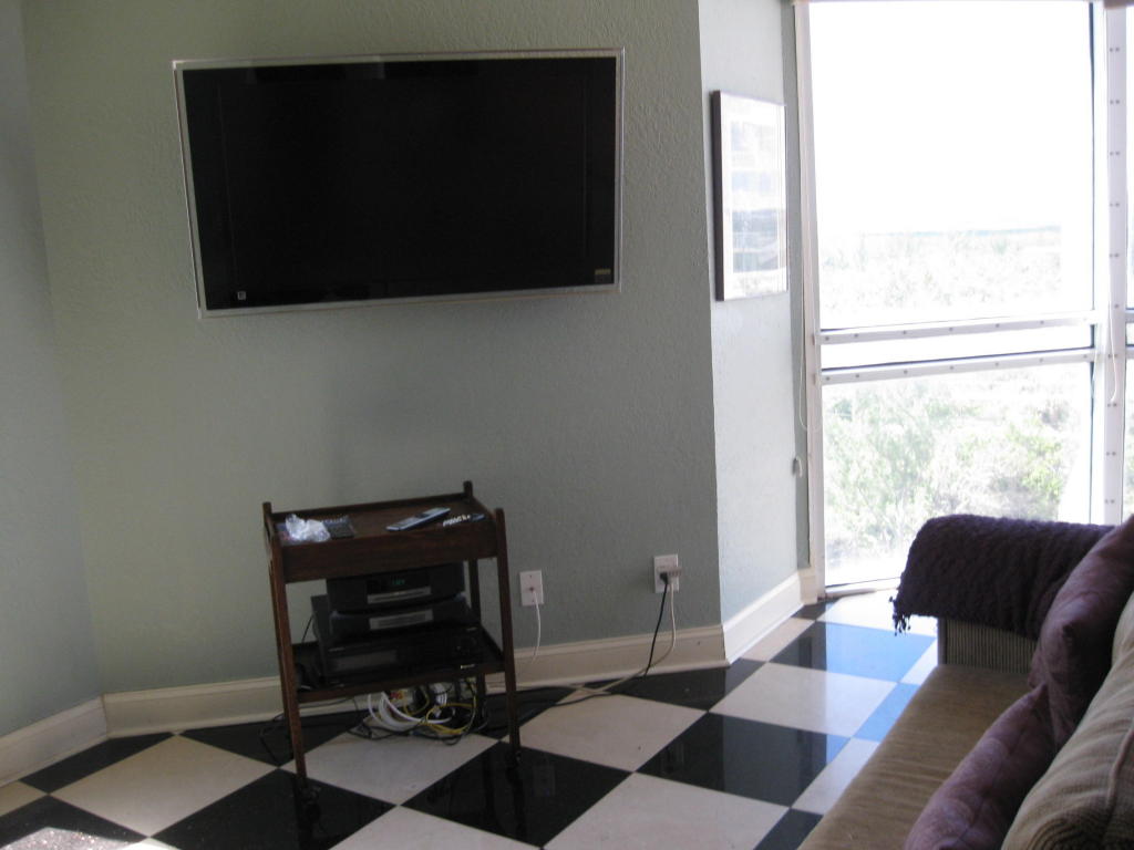 HIBISCUS BY THE SEA CONDOMINIUM - Residential Lease