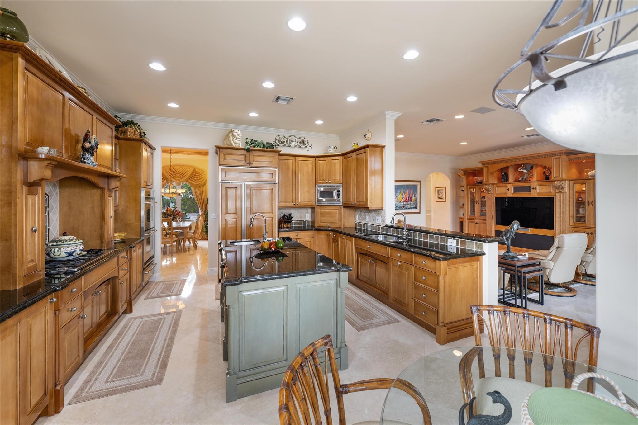 LAS OLAS ISLES - Residential