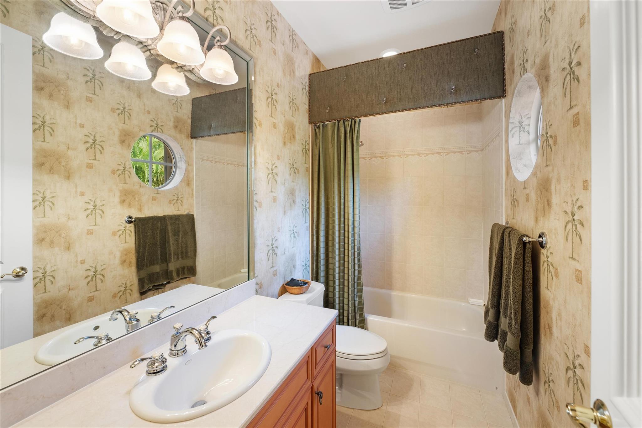 LAS OLAS ISLES - Residential