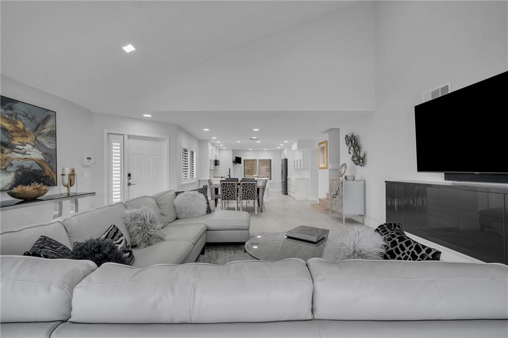 GLENEAGLES CONDO V - Residential