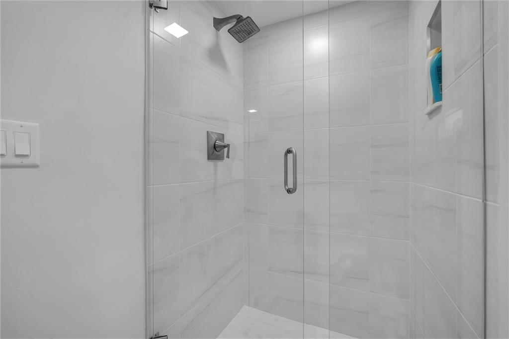 GLENEAGLES CONDO V - Residential