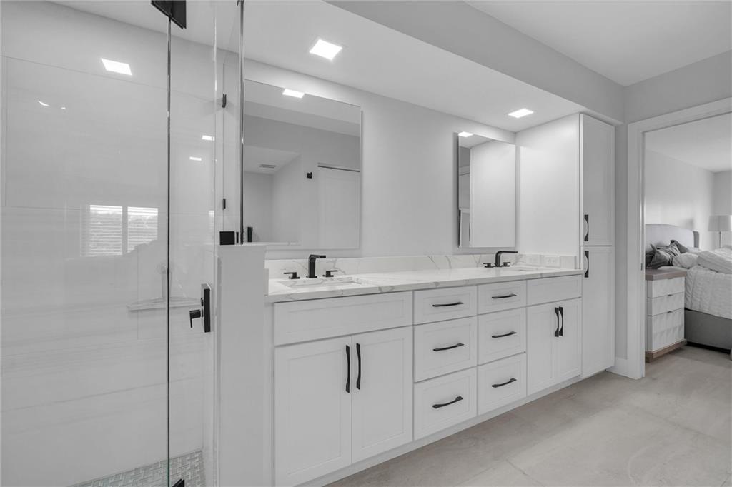 GLENEAGLES CONDO V - Residential