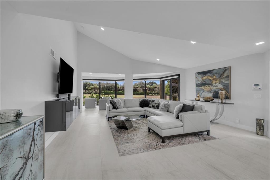 GLENEAGLES CONDO V - Residential
