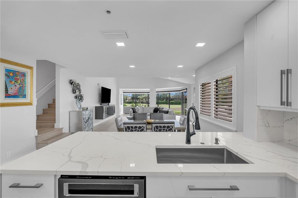 GLENEAGLES CONDO V - Residential