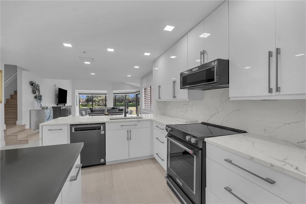 GLENEAGLES CONDO V - Residential