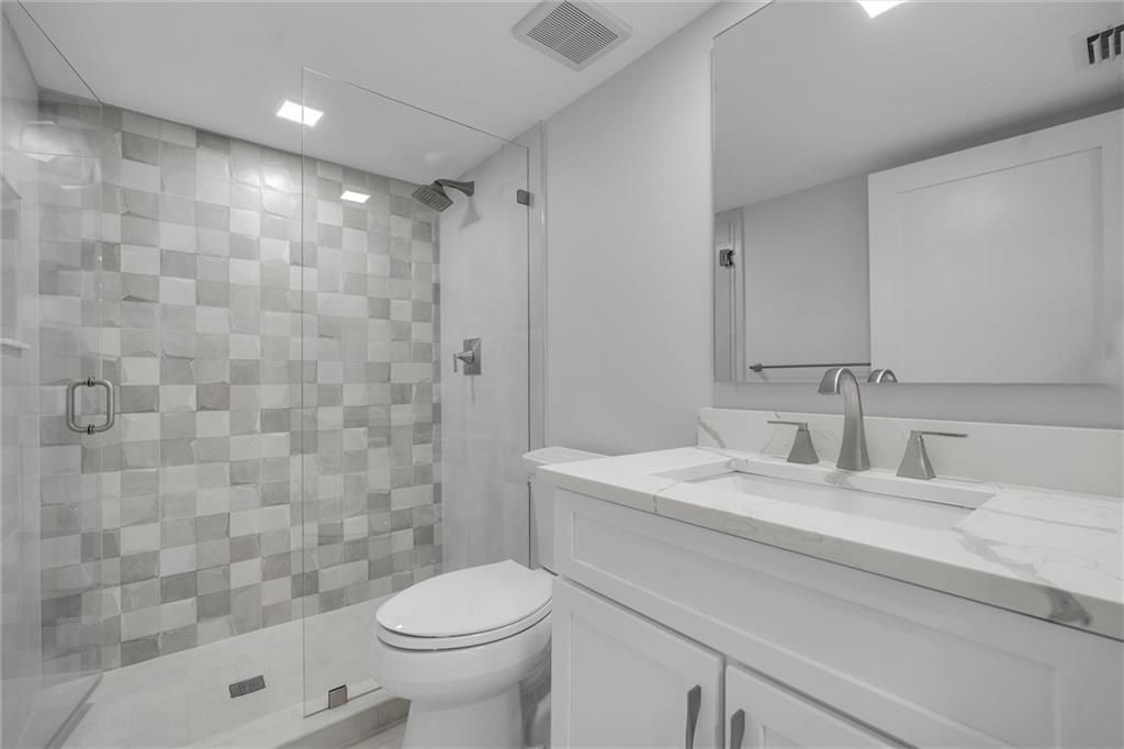GLENEAGLES CONDO V - Residential