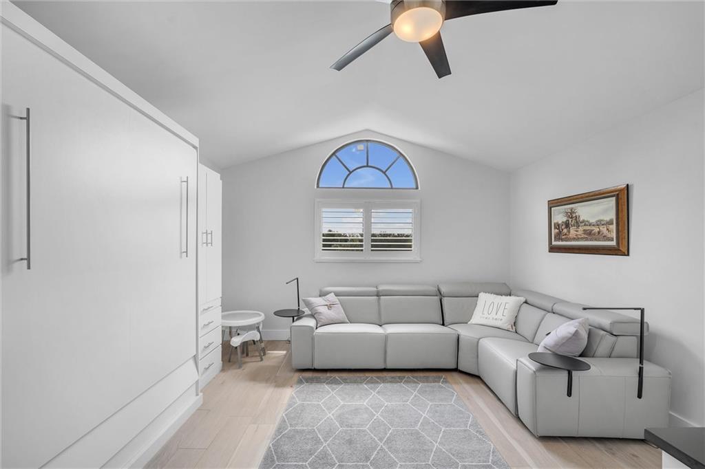 GLENEAGLES CONDO V - Residential