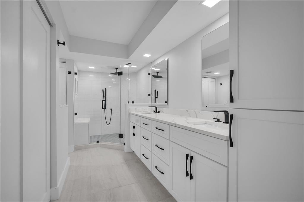 GLENEAGLES CONDO V - Residential