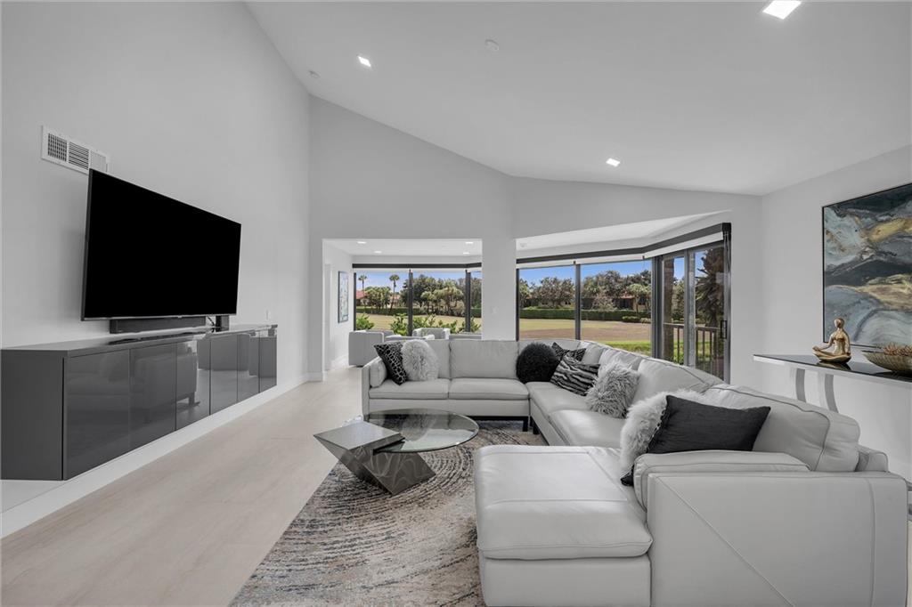 GLENEAGLES CONDO V - Residential