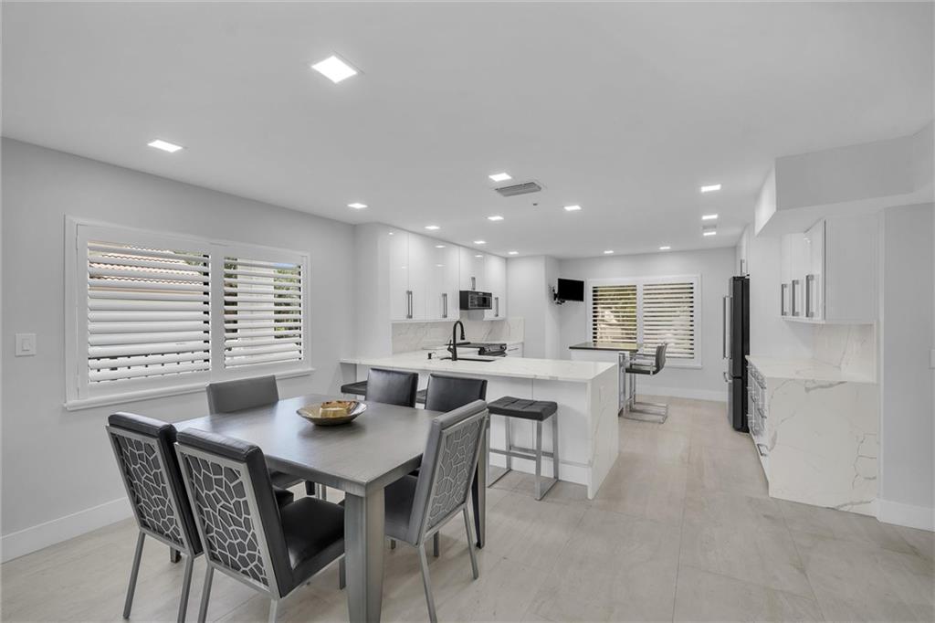 GLENEAGLES CONDO V - Residential