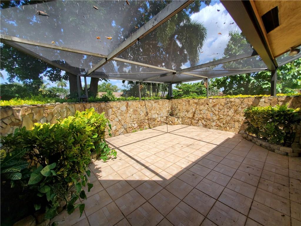 Rolling Hills Lake Estate - Residential