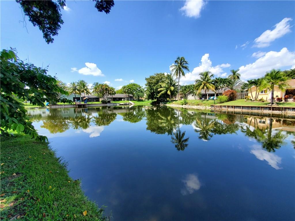 Rolling Hills Lake Estate - Residential