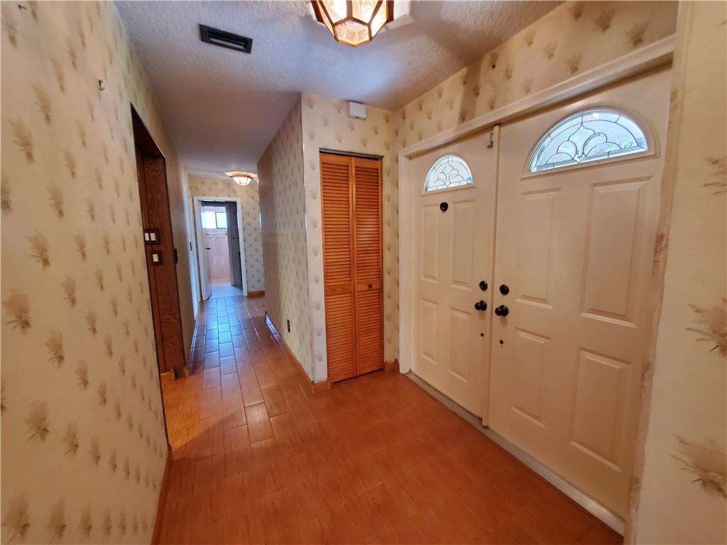 Rolling Hills Lake Estate - Residential