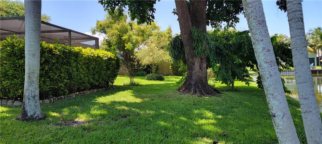 Rolling Hills Lake Estate - Residential