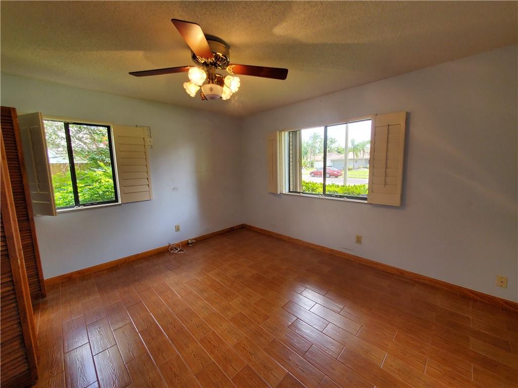 Rolling Hills Lake Estate - Residential