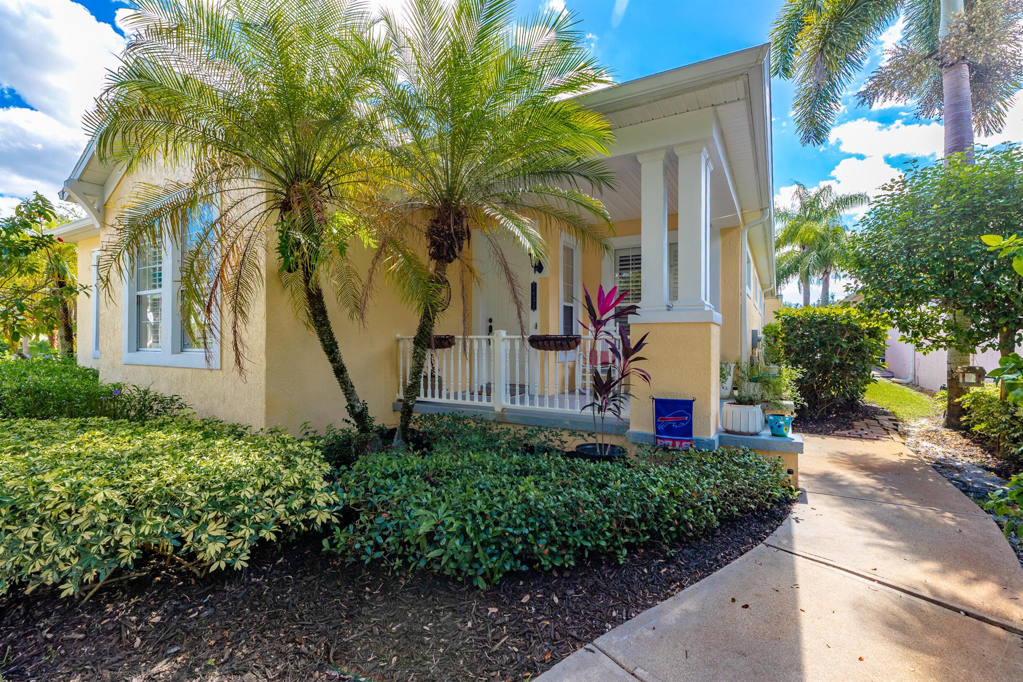 Pointe West Central villa - Residential