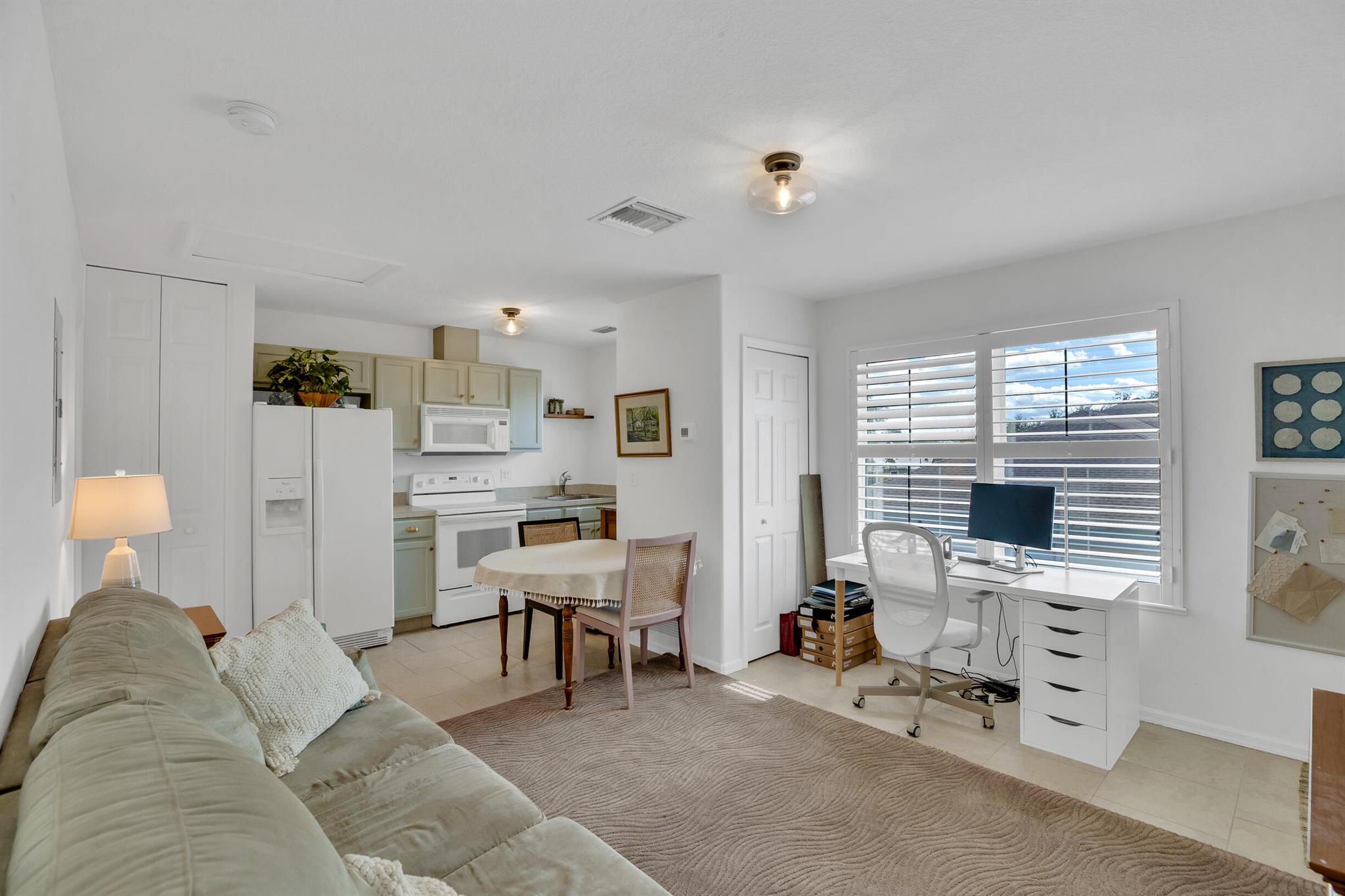 Pointe West Central villa - Residential