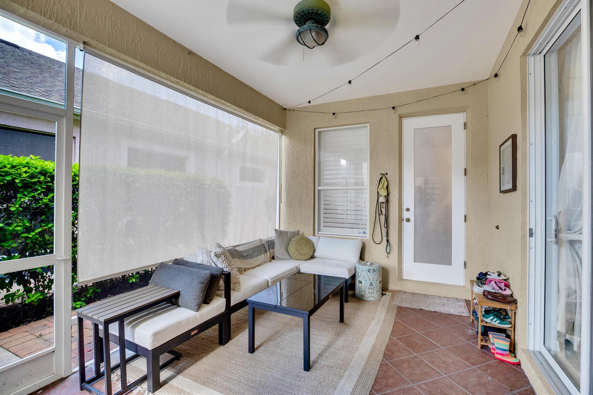 Pointe West Central villa - Residential