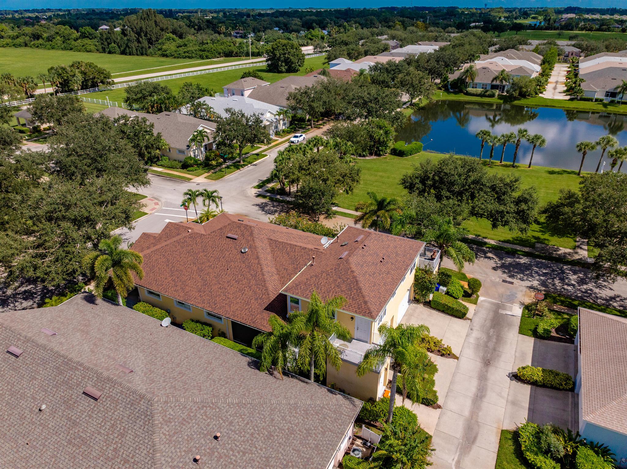 Pointe West Central villa - Residential