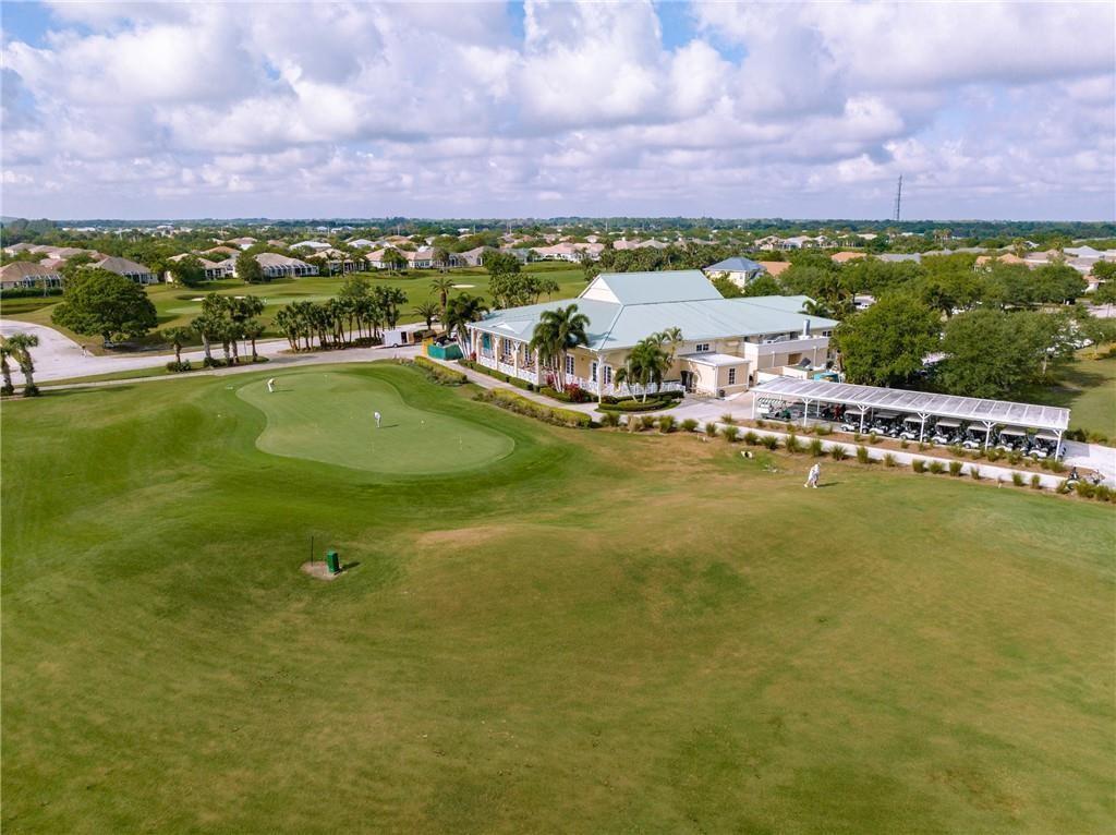 Pointe West Central villa - Residential