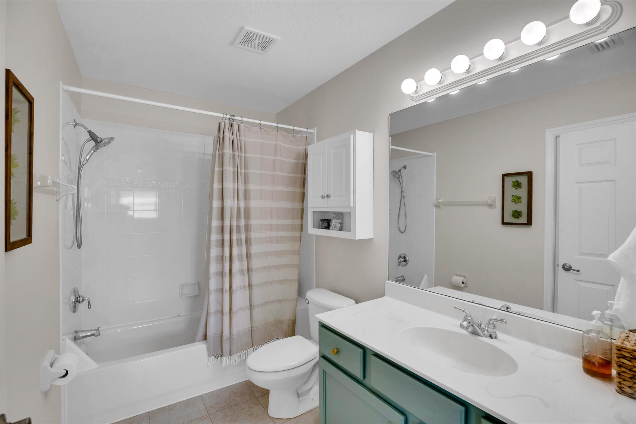 Pointe West Central villa - Residential