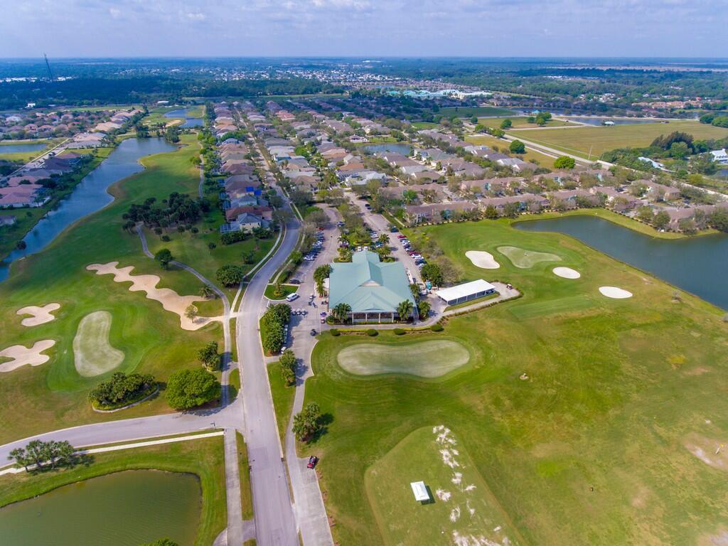 Pointe West Central villa - Residential