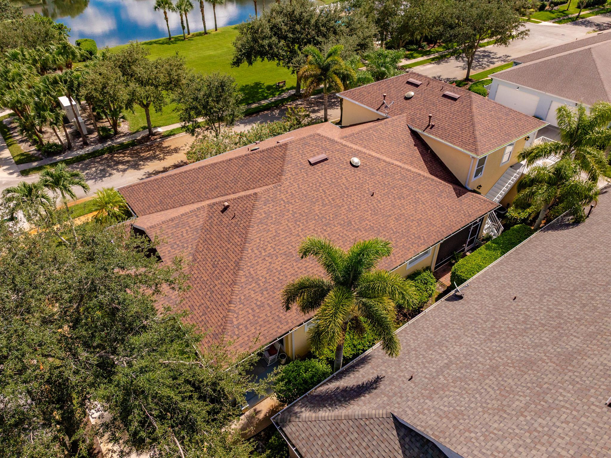 Pointe West Central villa - Residential