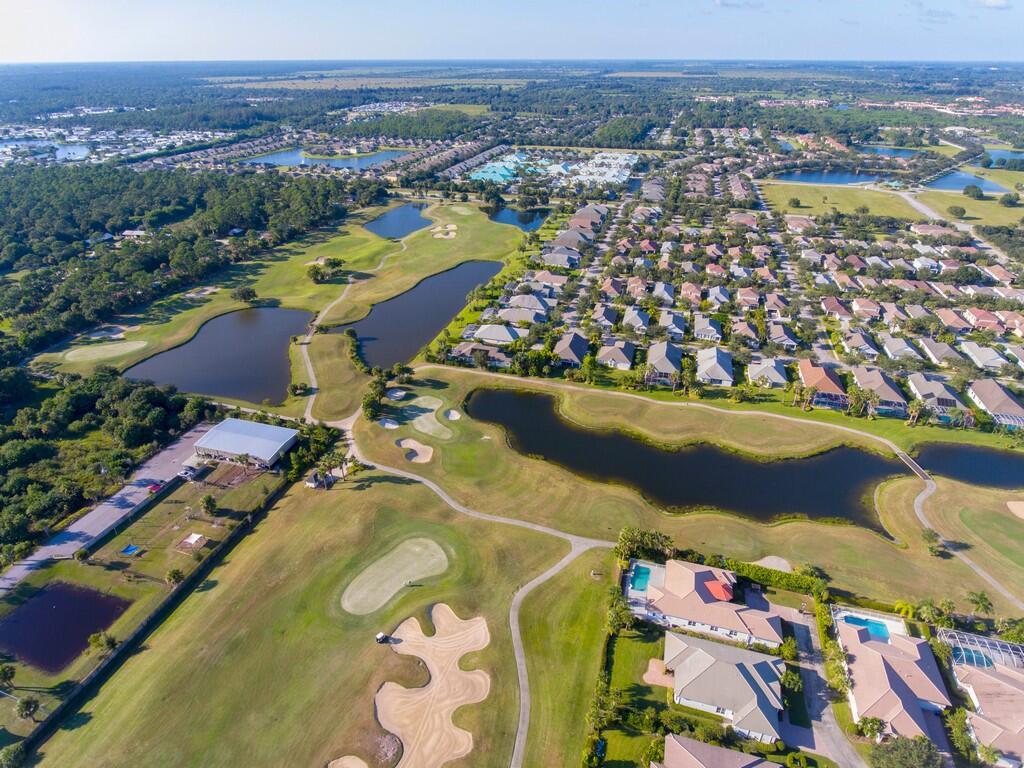 Pointe West Central villa - Residential
