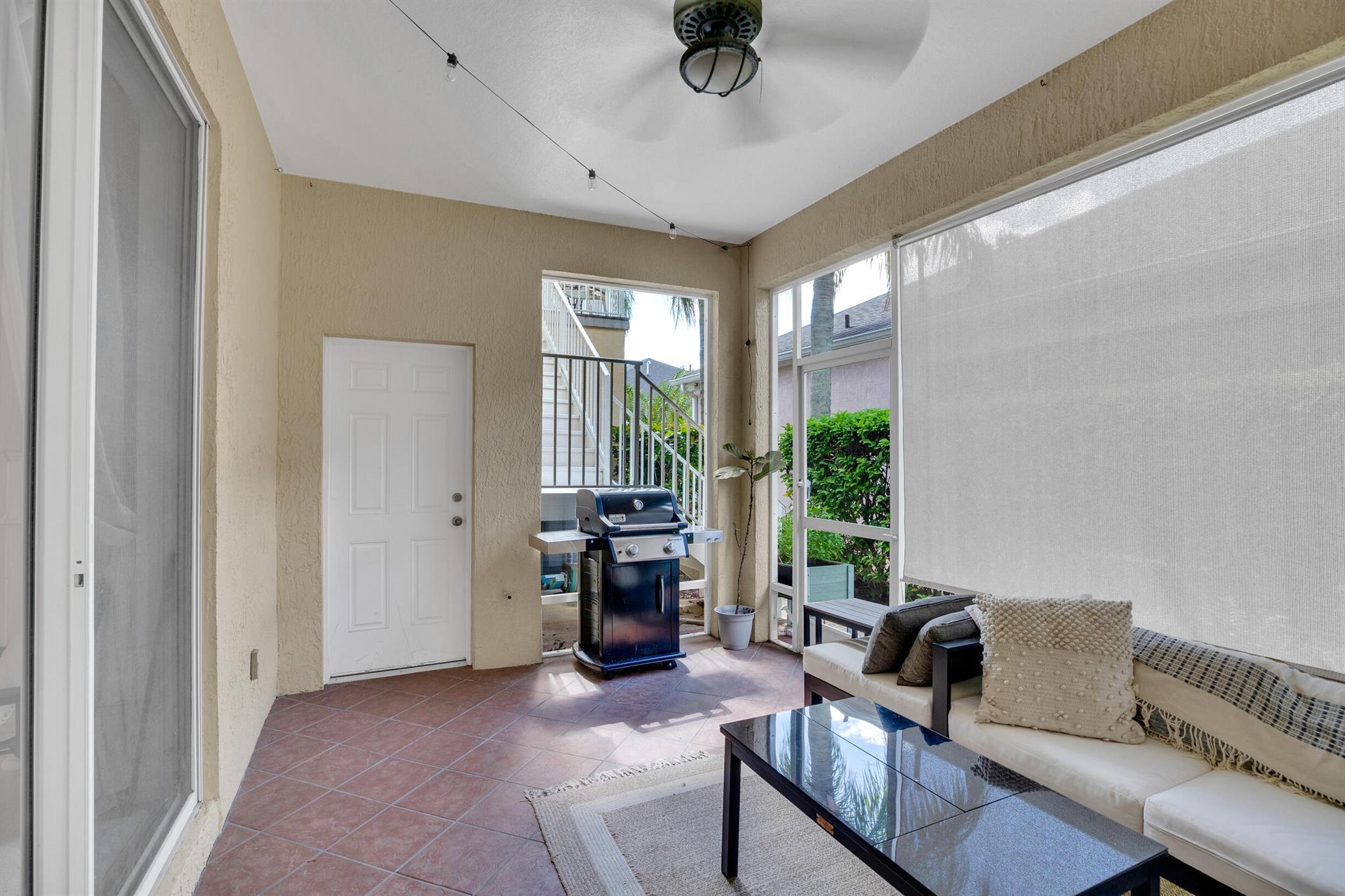 Pointe West Central villa - Residential