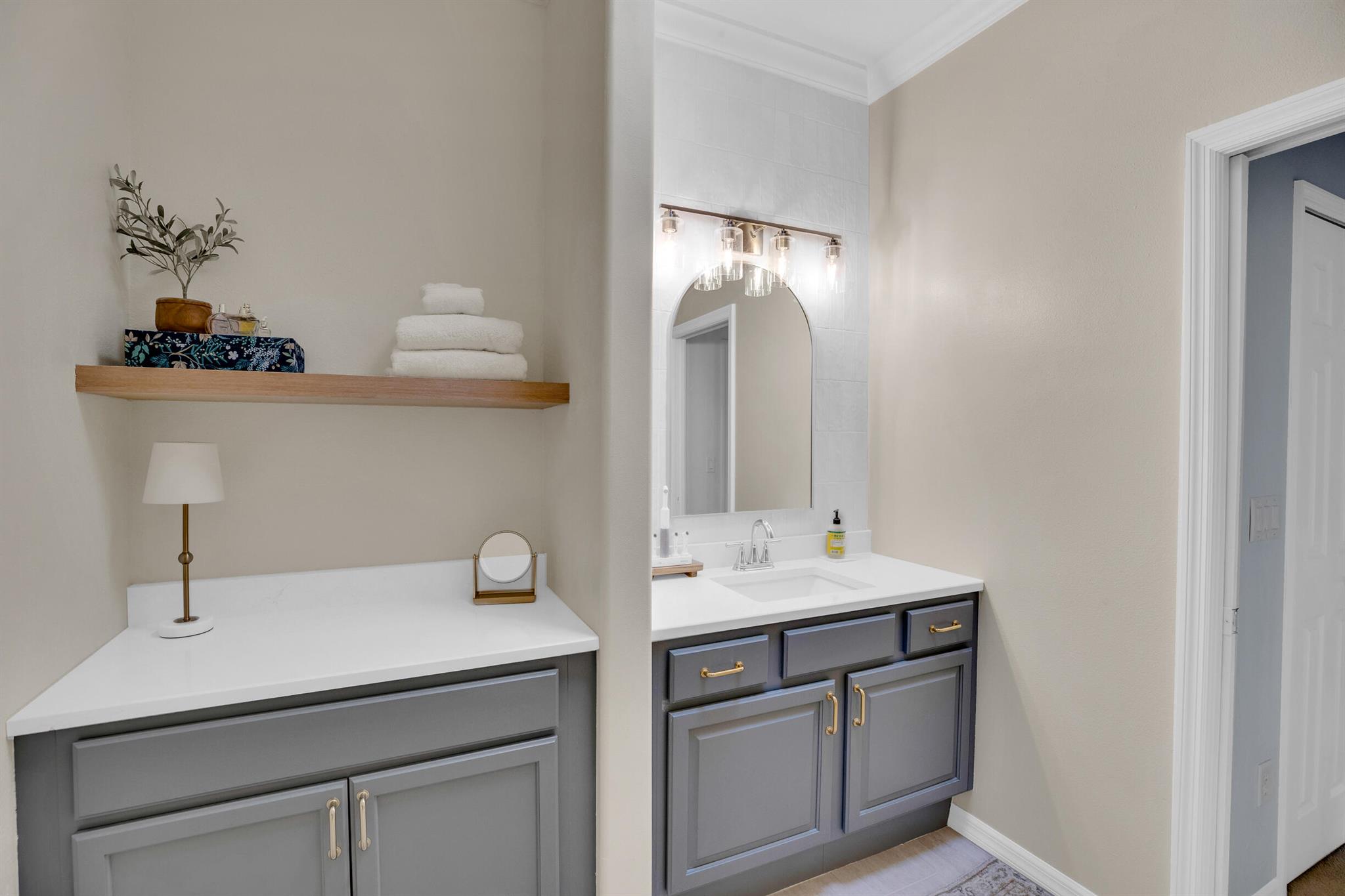 Pointe West Central villa - Residential