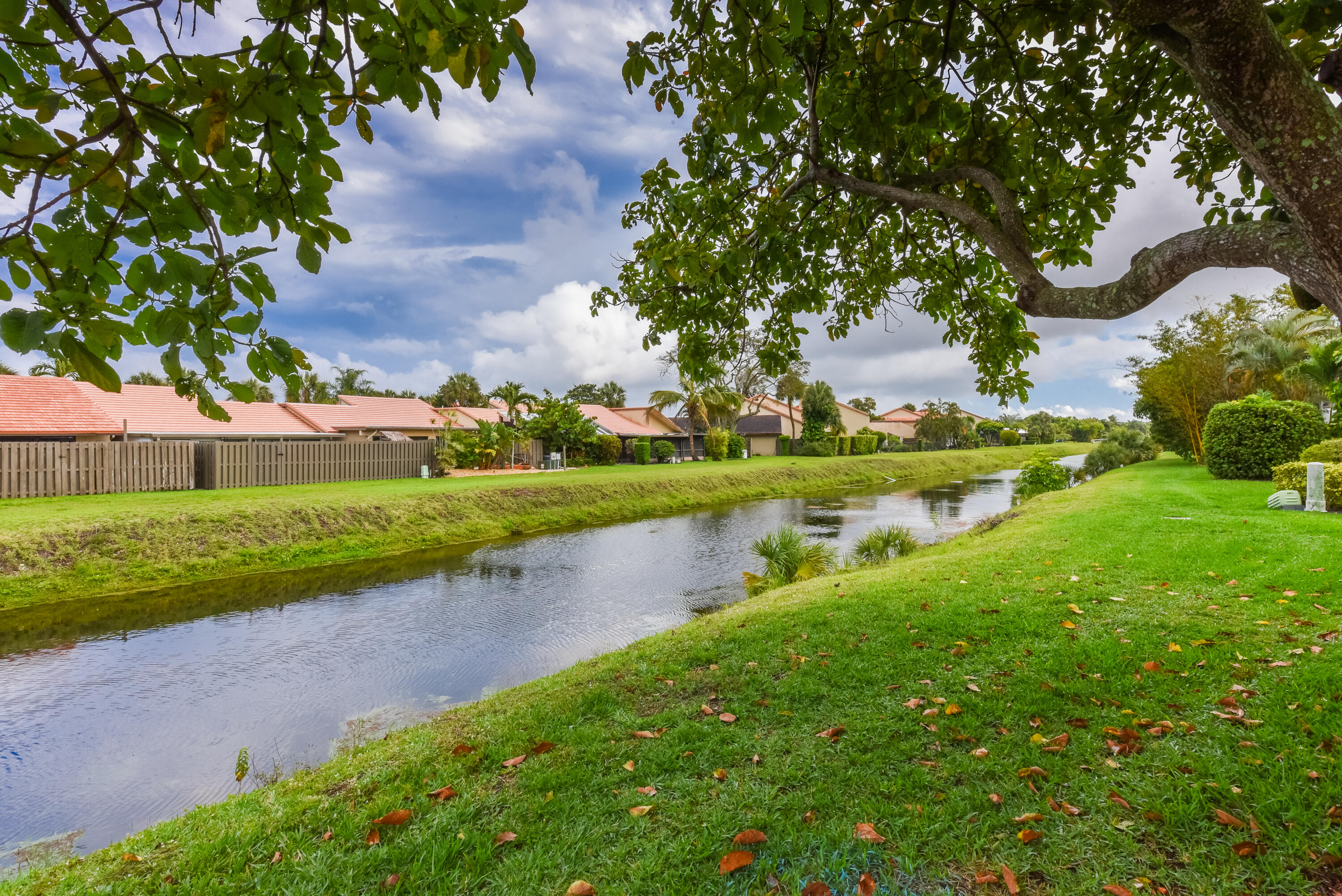 VILLAS OF MONTEREY AT INDIAN SPRING - Residential