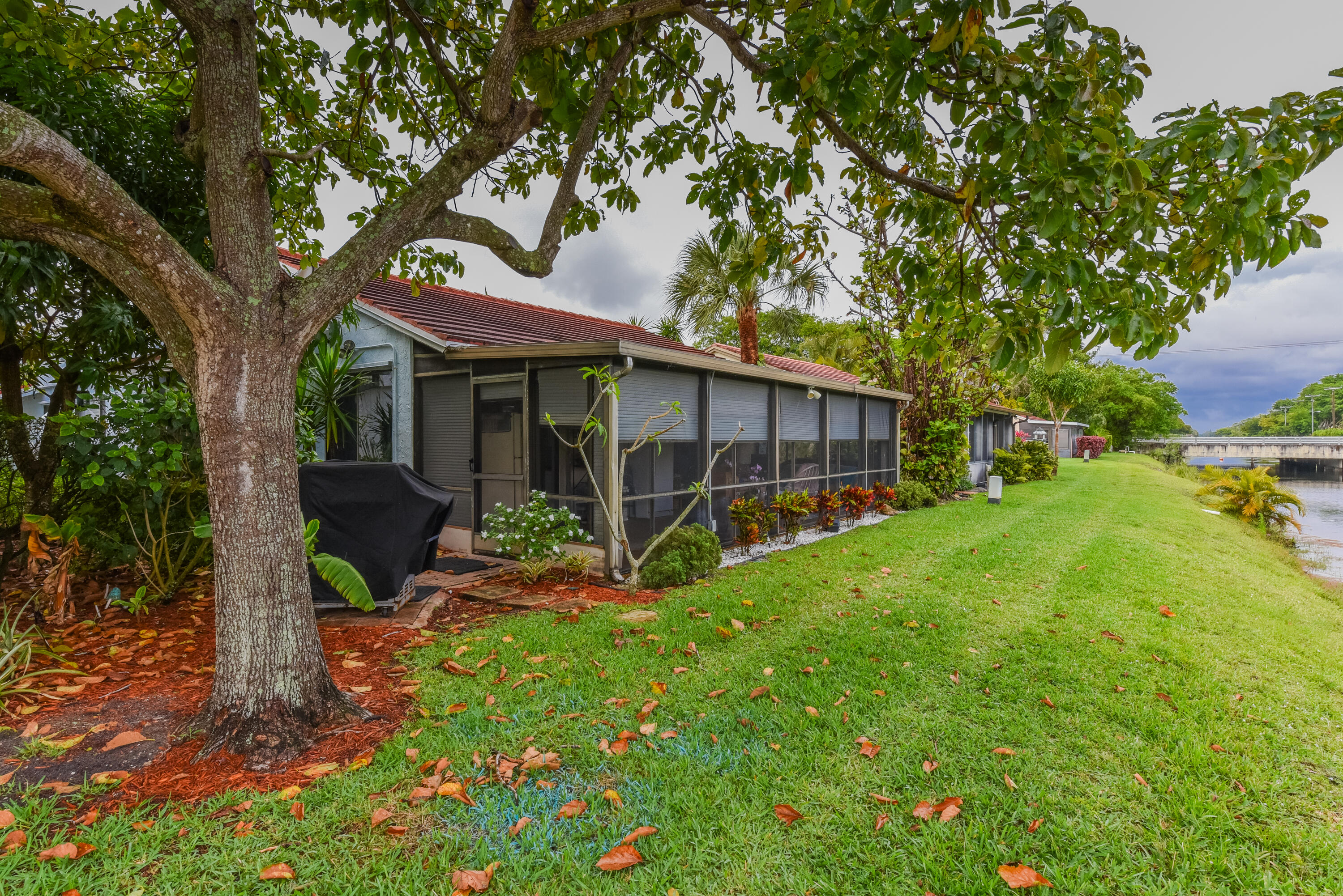 VILLAS OF MONTEREY AT INDIAN SPRING - Residential