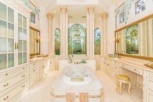 VINTAGE OAKS / POLO CLUB - Residential