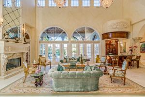 VINTAGE OAKS / POLO CLUB - Residential