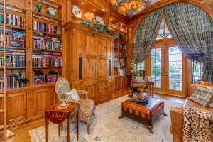 VINTAGE OAKS / POLO CLUB - Residential