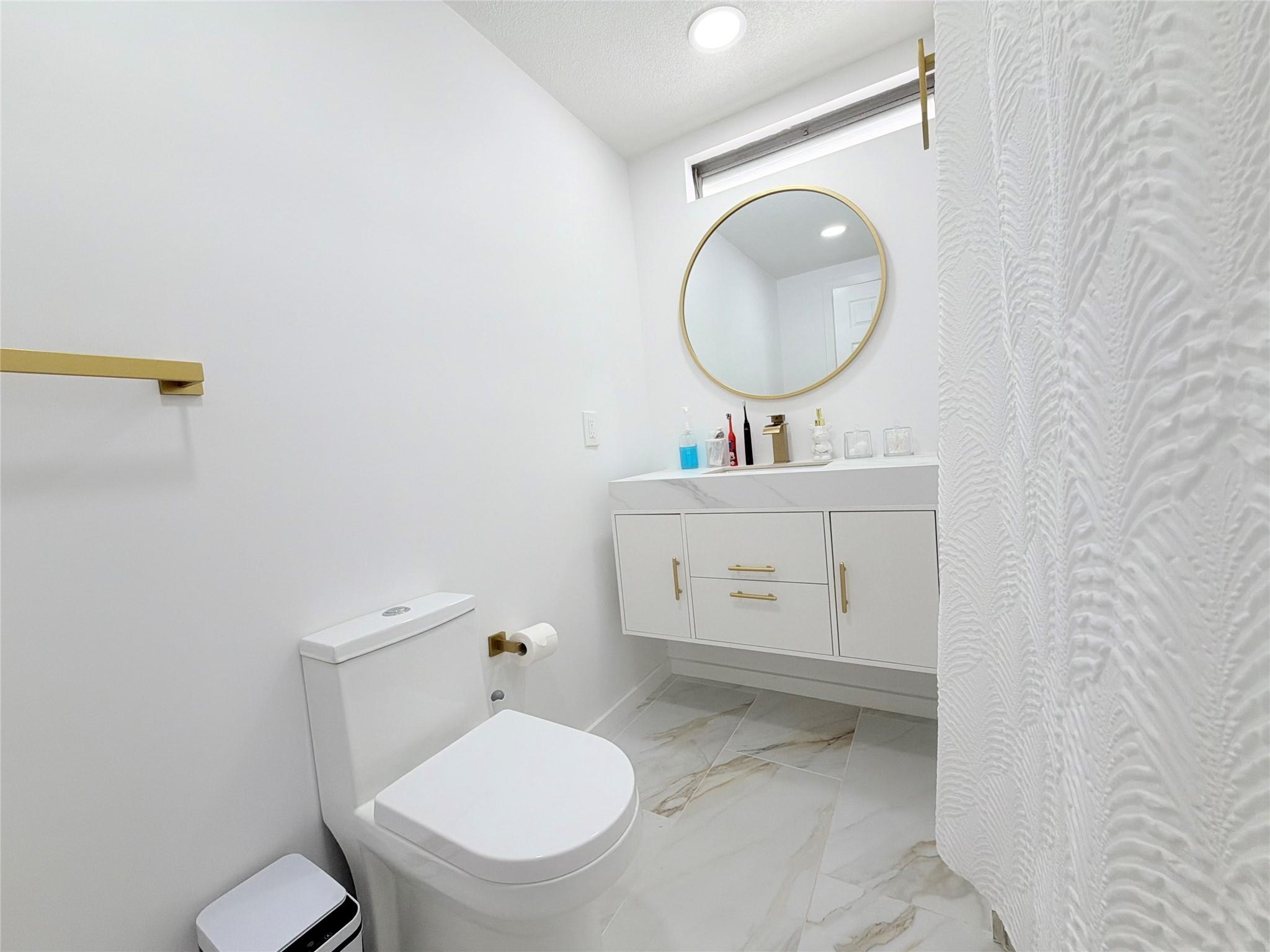 Ravenswood North 108-45 B - Residential Lease