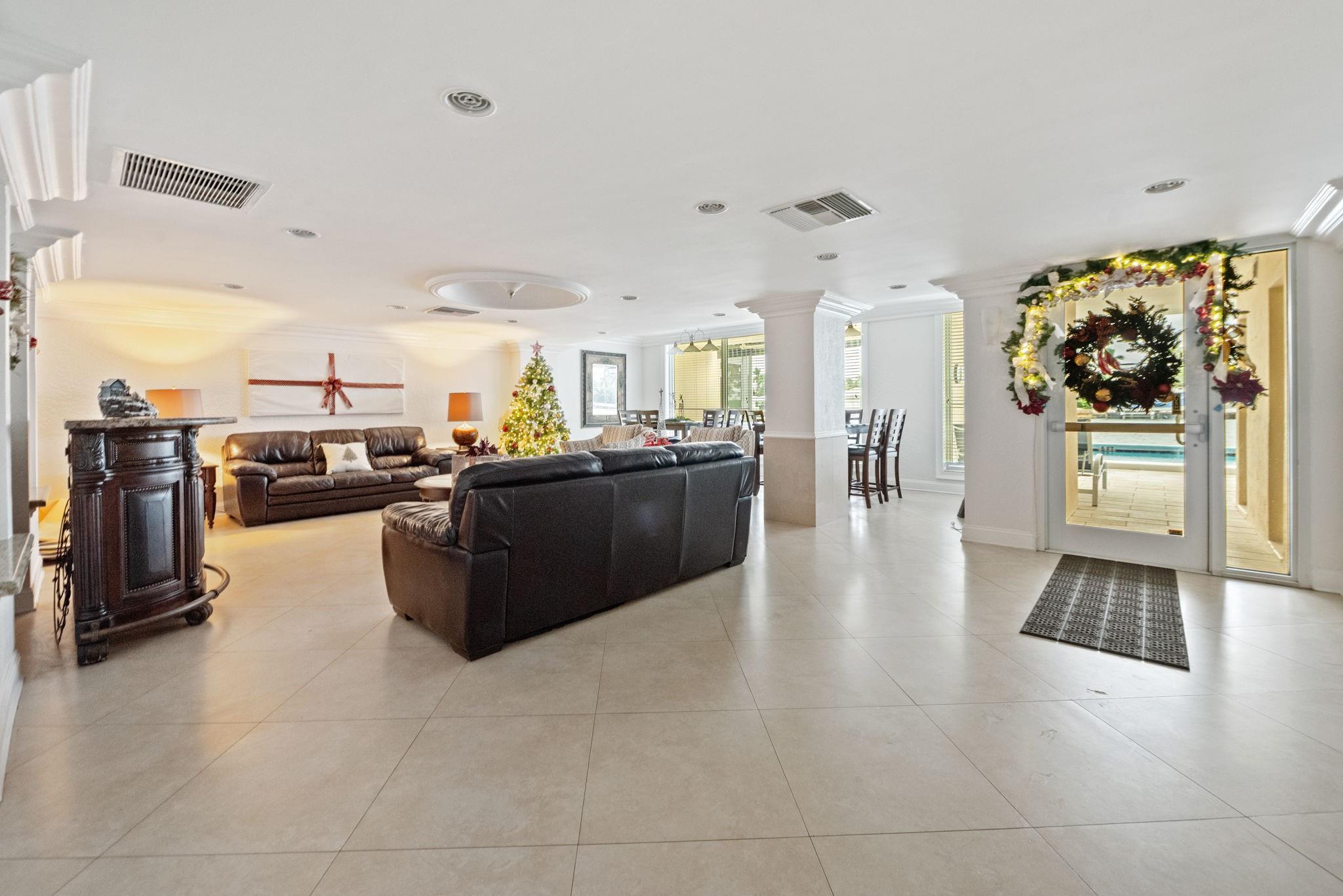 Riverside Towers - Residential