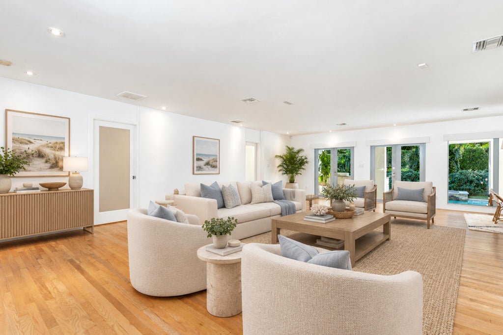 Photo of 308 Buckingham Road, West Palm Beach, FL 33405 (MLS # B26088858)
